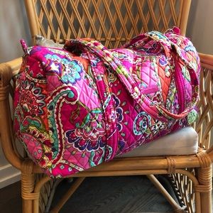 NWOT VERA BRADLEY MEDIUM DUFFLE